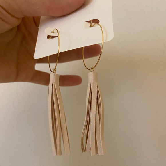 3/$30🖤 Ivory Faux Leather Tassle Hoop Earrings - Picture 6 of 8